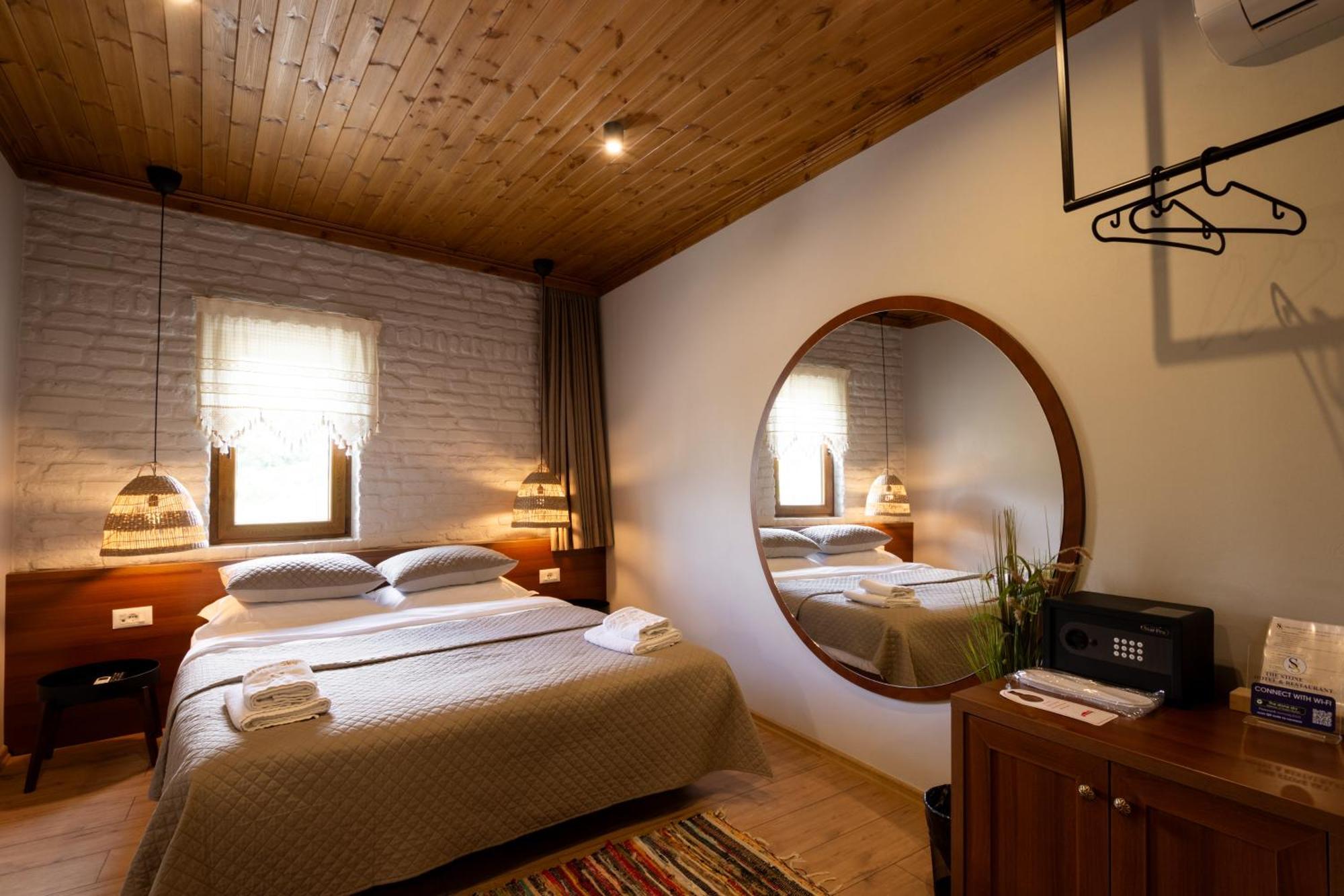 The Stone Sky Hotel Gjirokastër Esterno foto