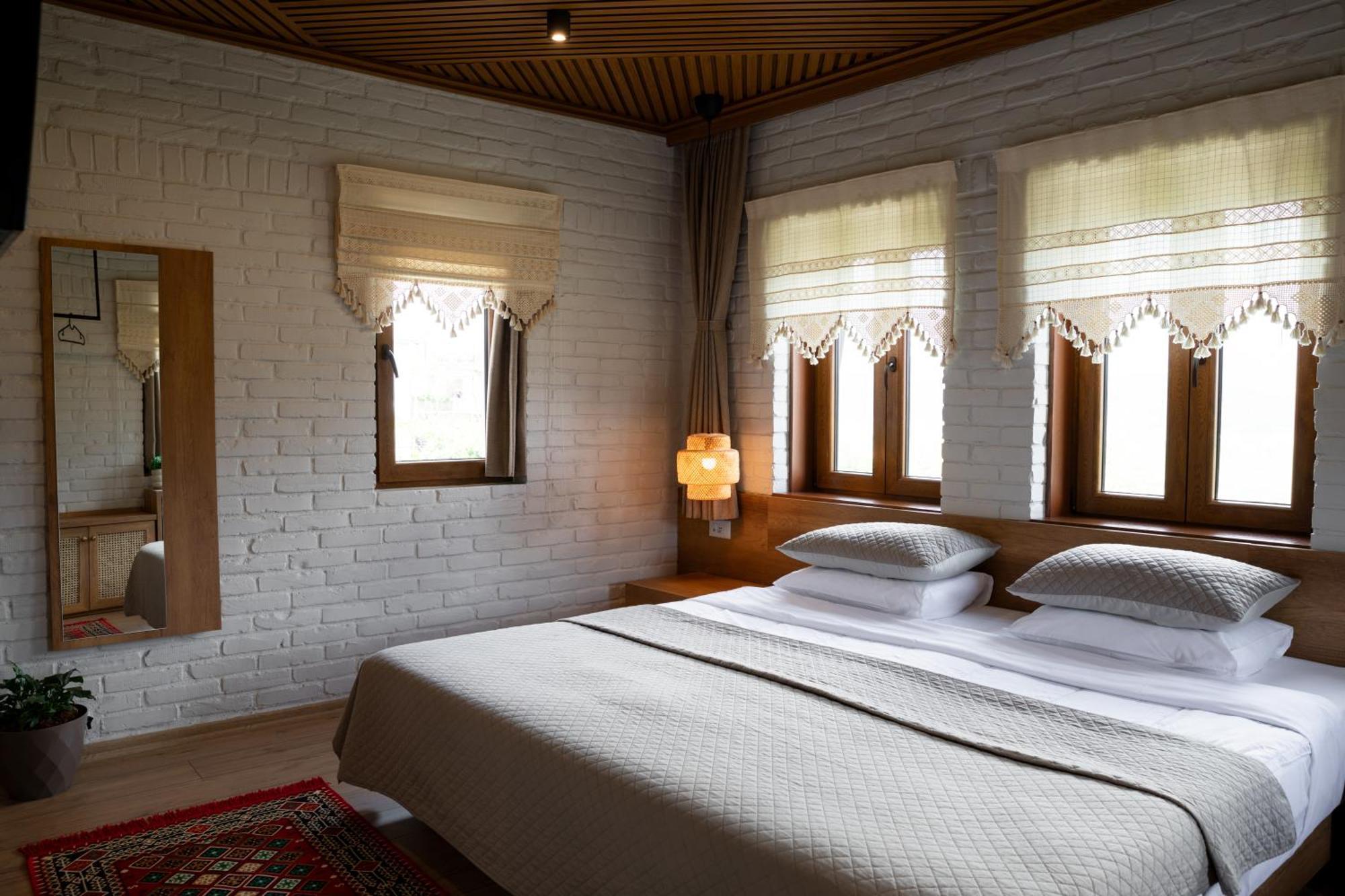 The Stone Sky Hotel Gjirokastër Esterno foto