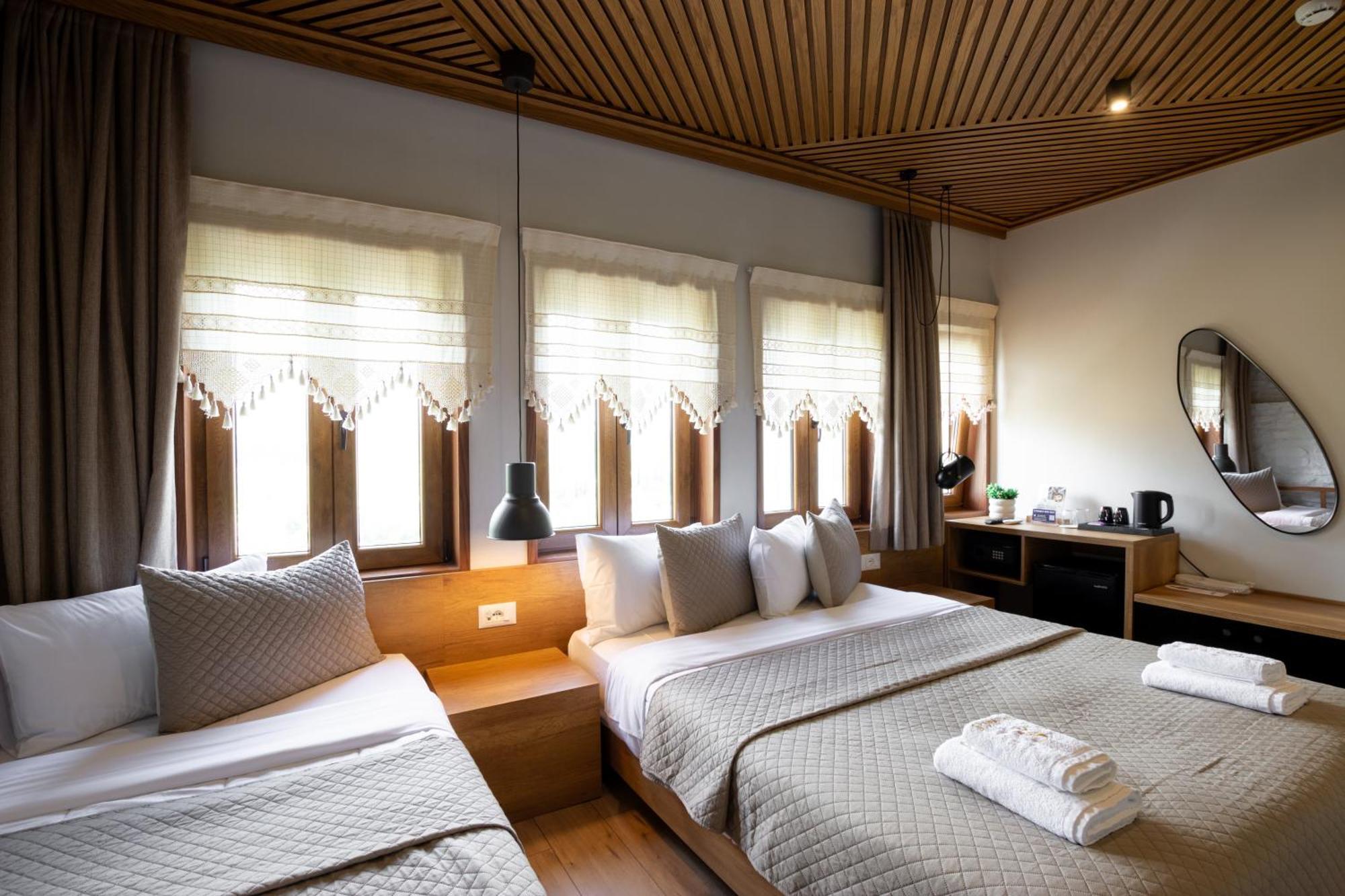 The Stone Sky Hotel Gjirokastër Esterno foto