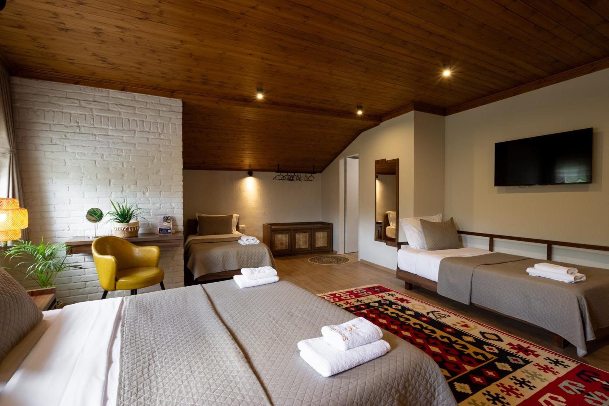 The Stone Sky Hotel Gjirokastër Esterno foto