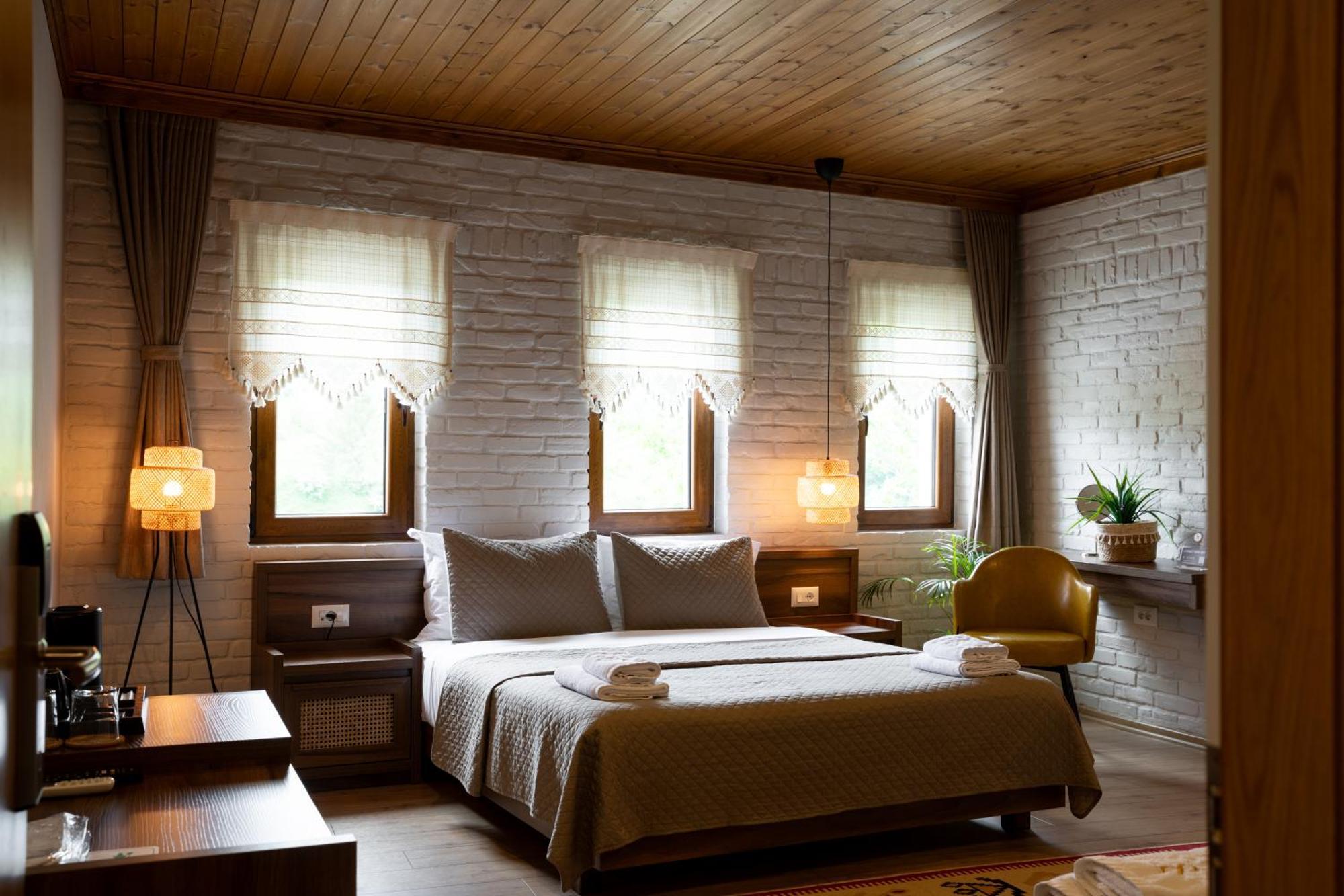 The Stone Sky Hotel Gjirokastër Esterno foto