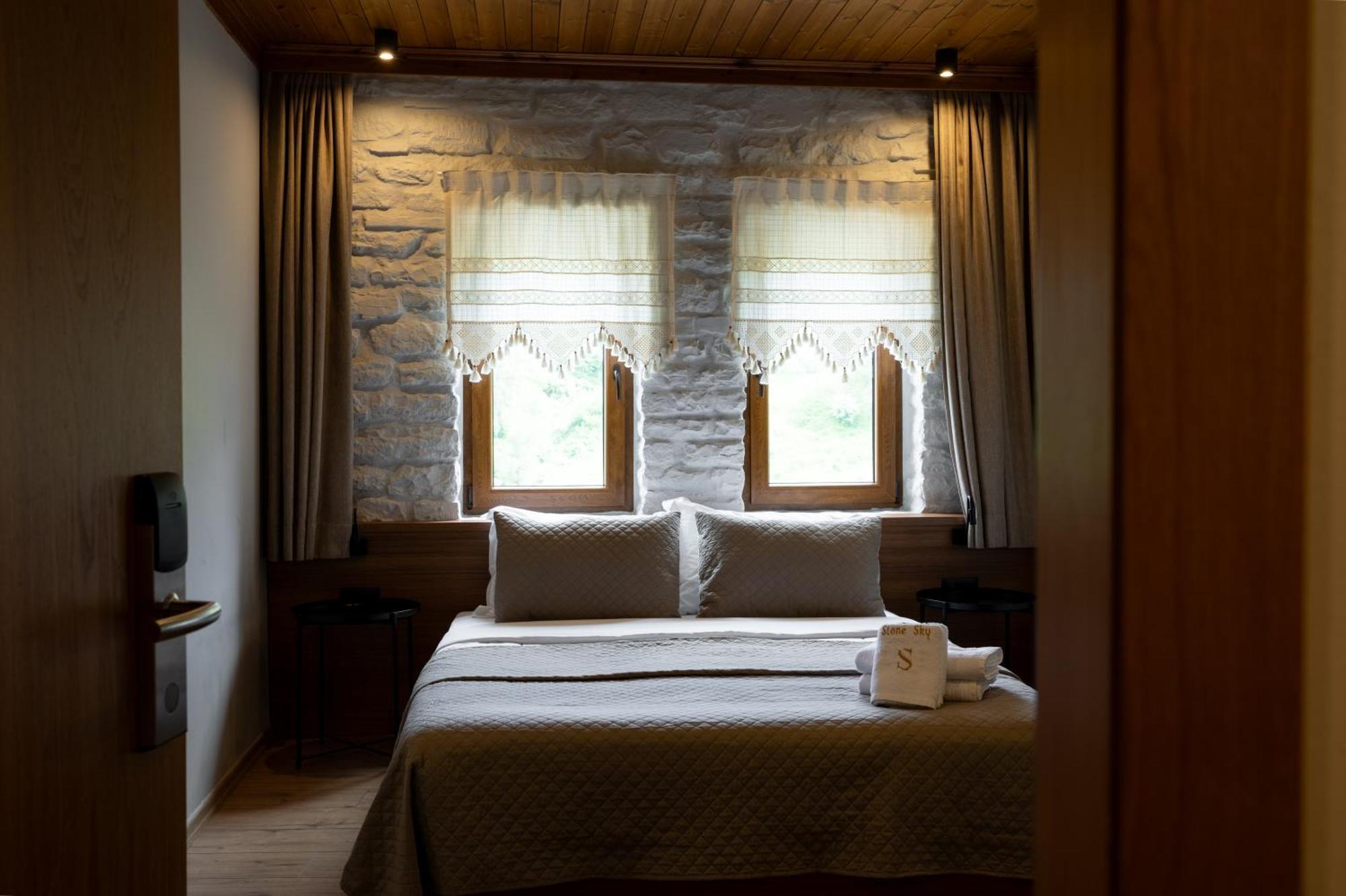 The Stone Sky Hotel Gjirokastër Esterno foto