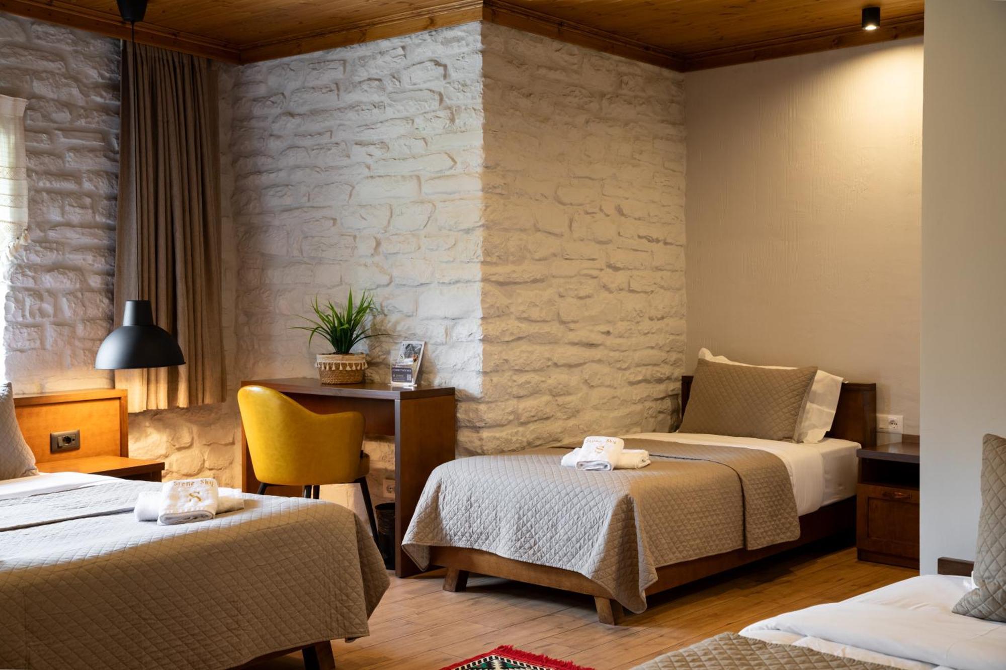 The Stone Sky Hotel Gjirokastër Esterno foto