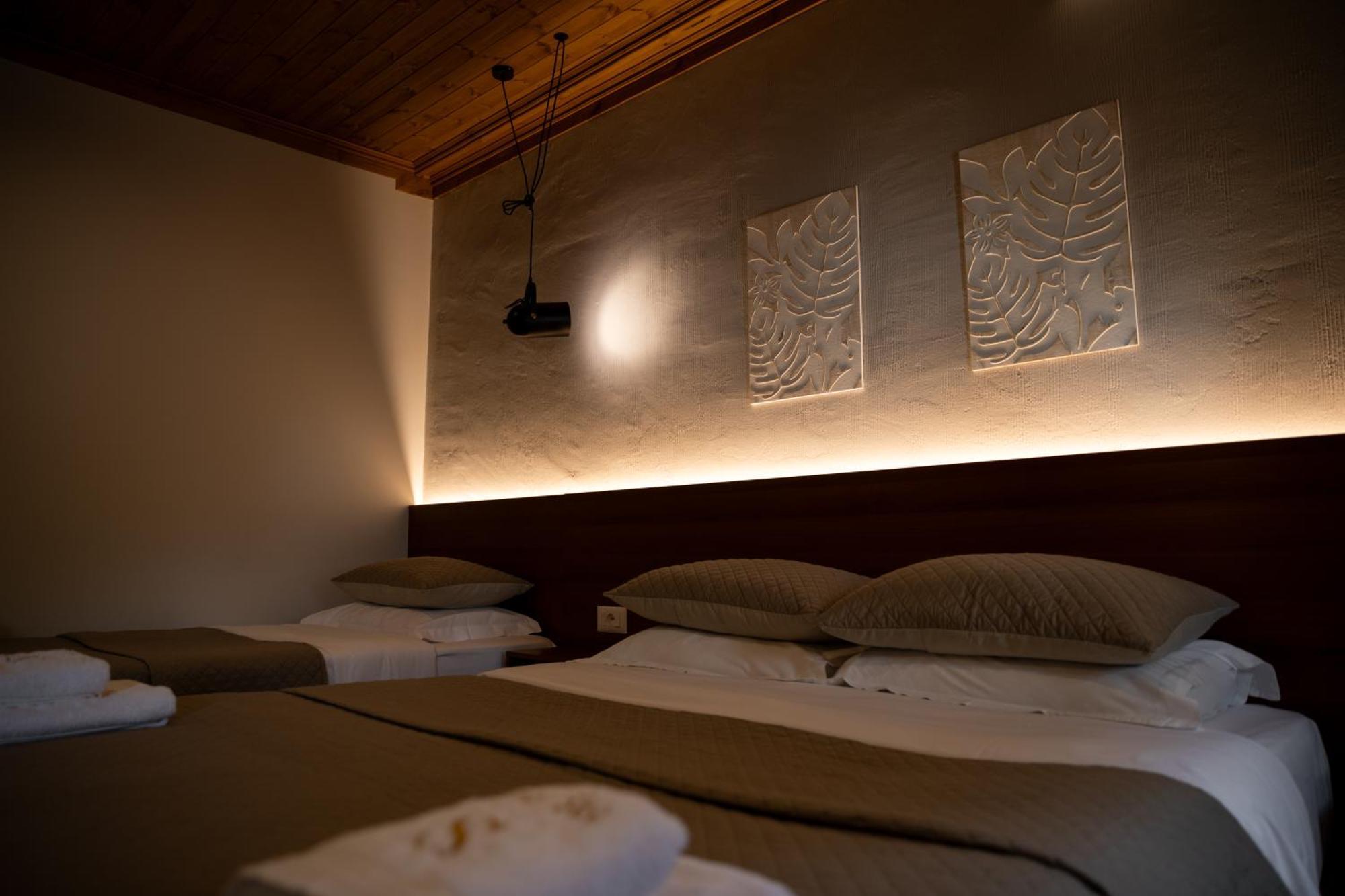 The Stone Sky Hotel Gjirokastër Esterno foto