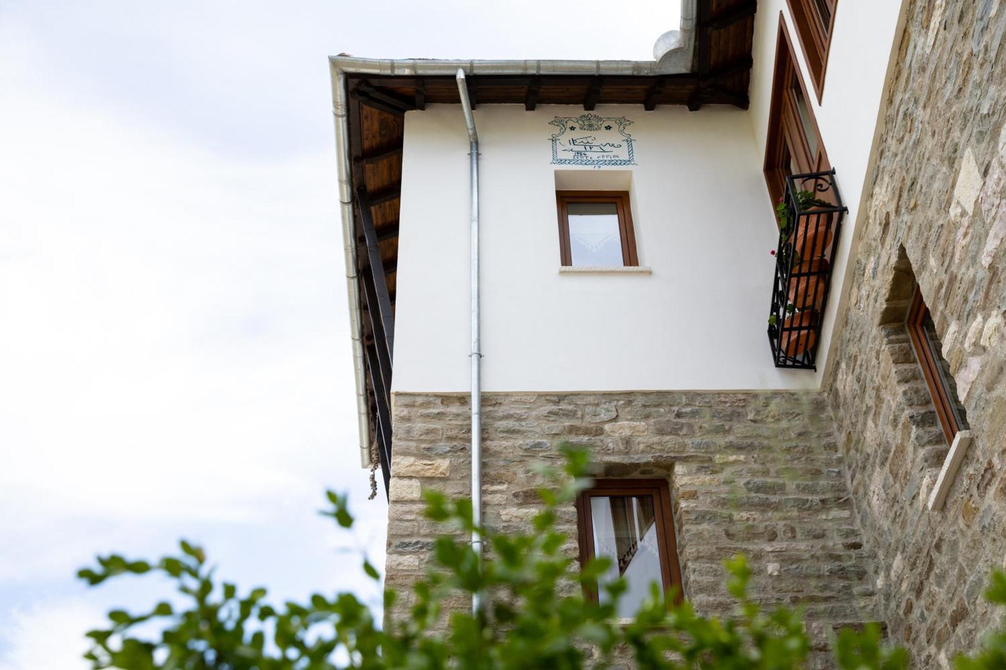 The Stone Sky Hotel Gjirokastër Esterno foto