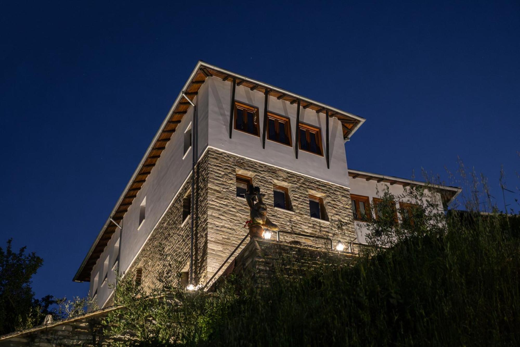 The Stone Sky Hotel Gjirokastër Esterno foto
