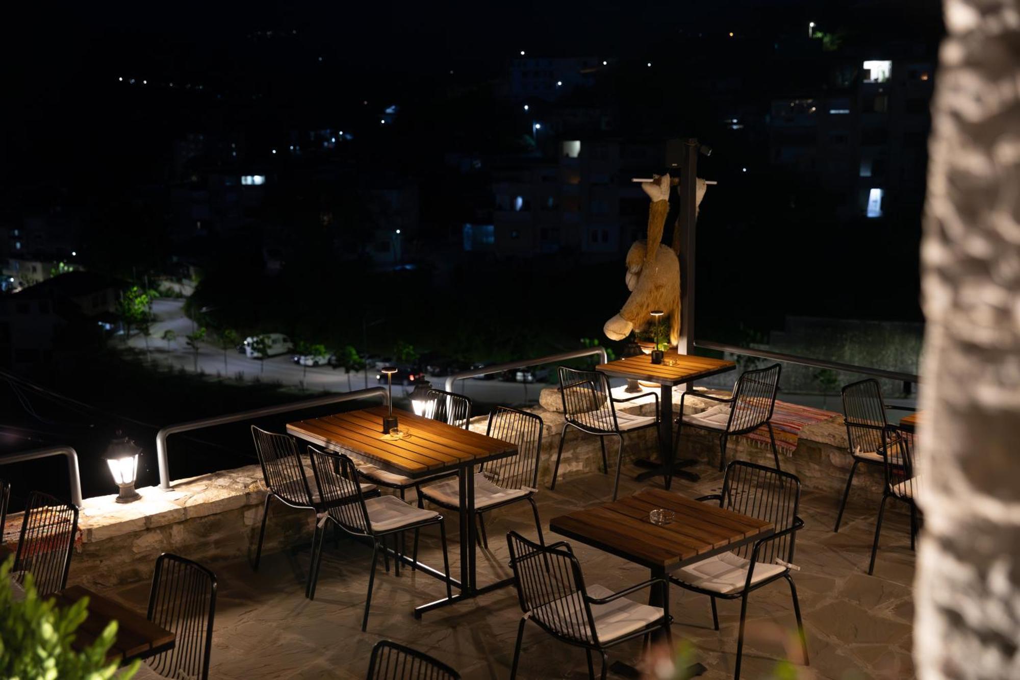 The Stone Sky Hotel Gjirokastër Esterno foto