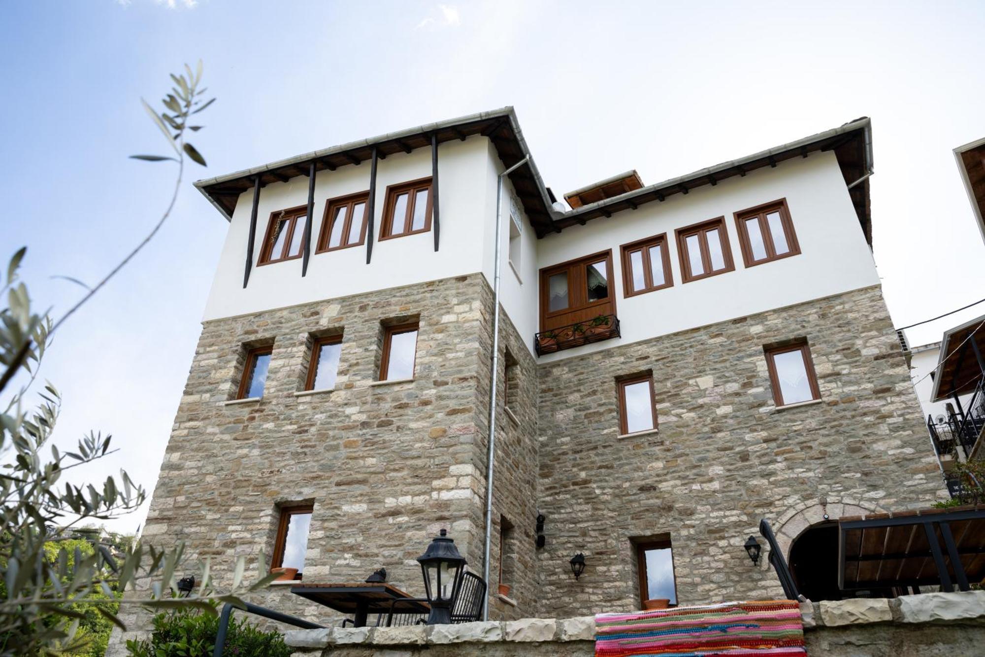 The Stone Sky Hotel Gjirokastër Esterno foto