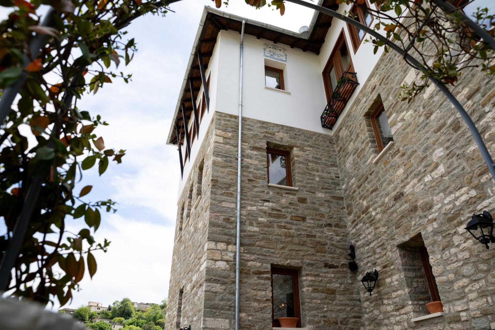 The Stone Sky Hotel Gjirokastër Esterno foto