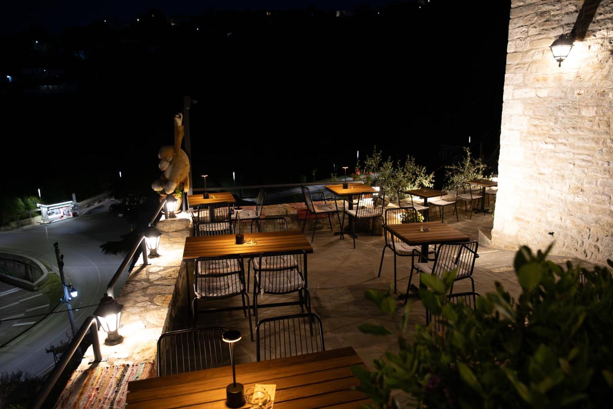 The Stone Sky Hotel Gjirokastër Esterno foto